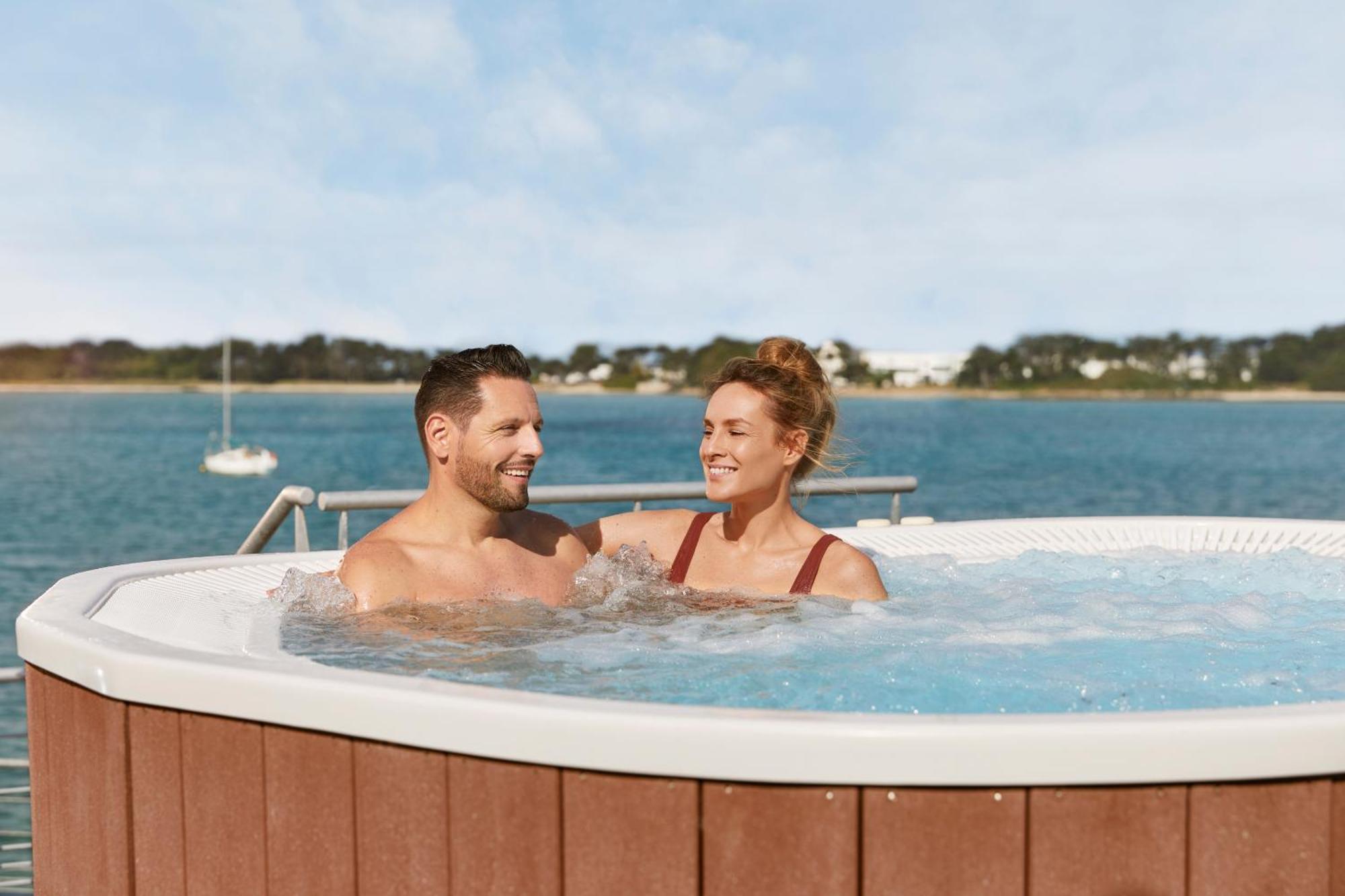 Hotel Valdys Thalasso & Spa - Beau Rivage Роскоф Экстерьер фото